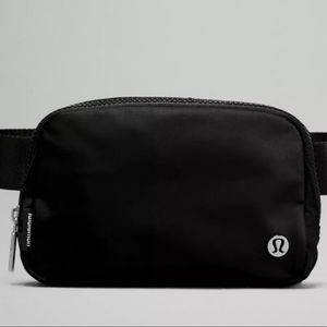 NWT lululemon Everywhere Belt Bag